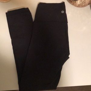 Lululemon wunder under leggings.